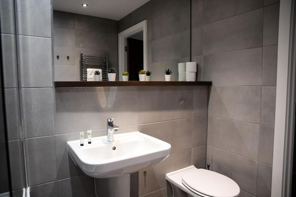 Modern 2 Bedroom Apartment - City Centre - Parking Manchester Luaran gambar